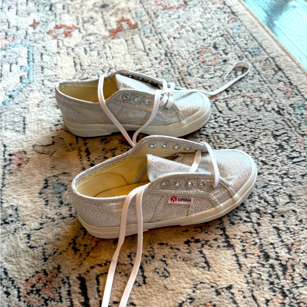 Super cute NWT Superga silver kicks!